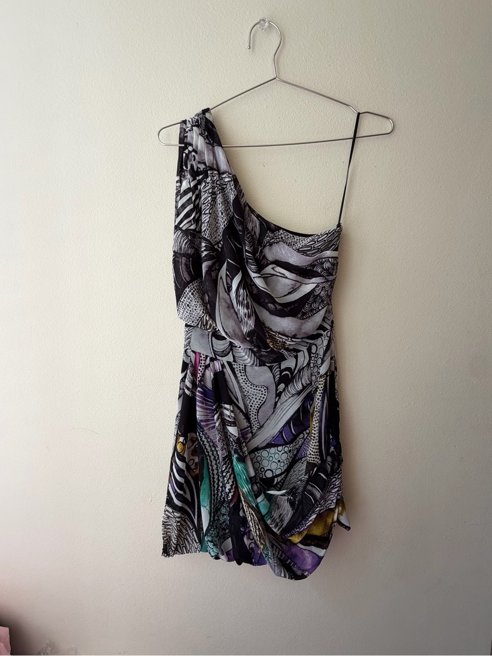 SEDUCE One-Shoulder Abstract Print Dress in Black, White and Purple